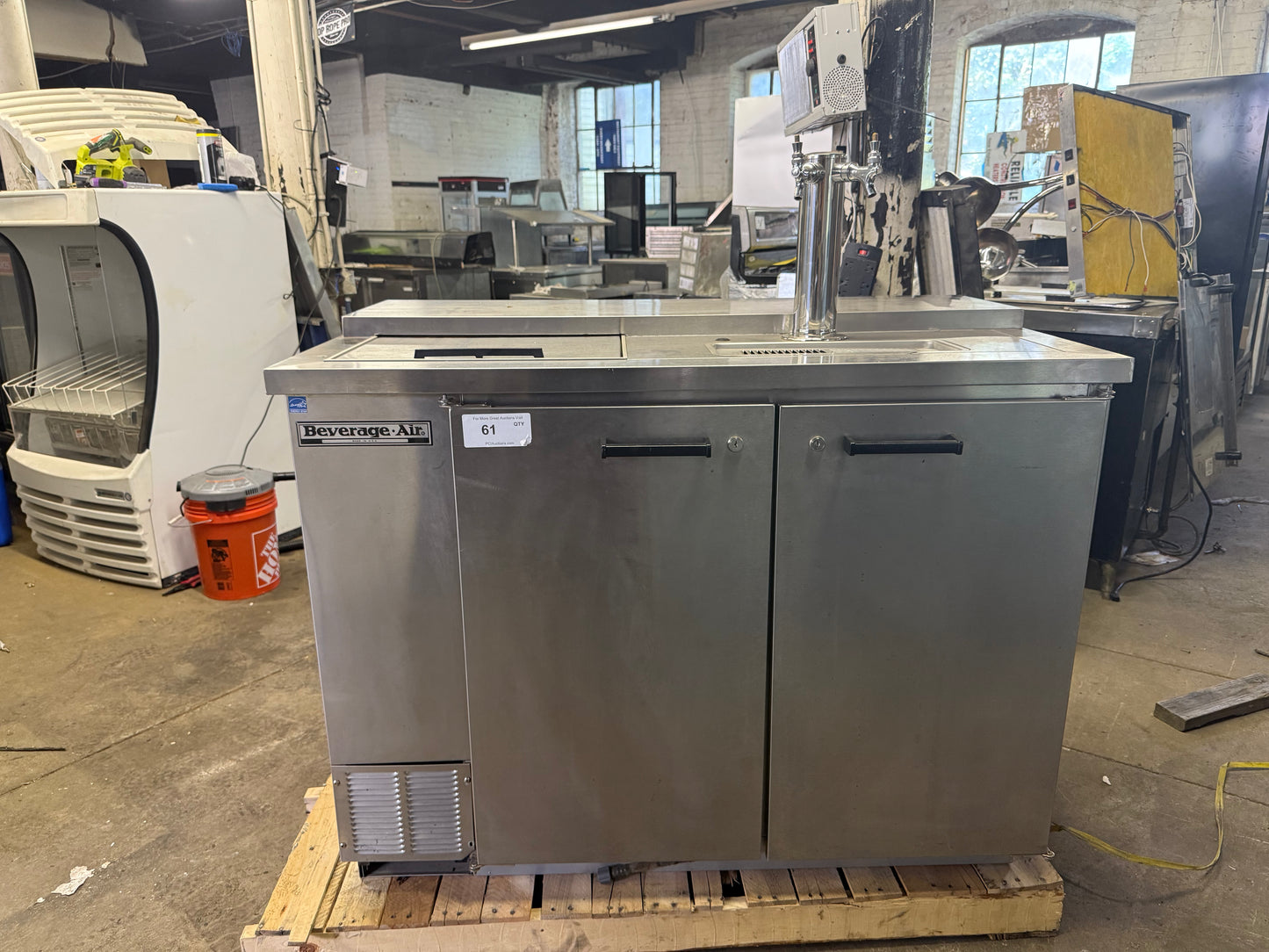 BEVERAGE AIR DD50C USED DOUBLE TAP BEER DISPENSER KEGERATOR REFRIGERATOR