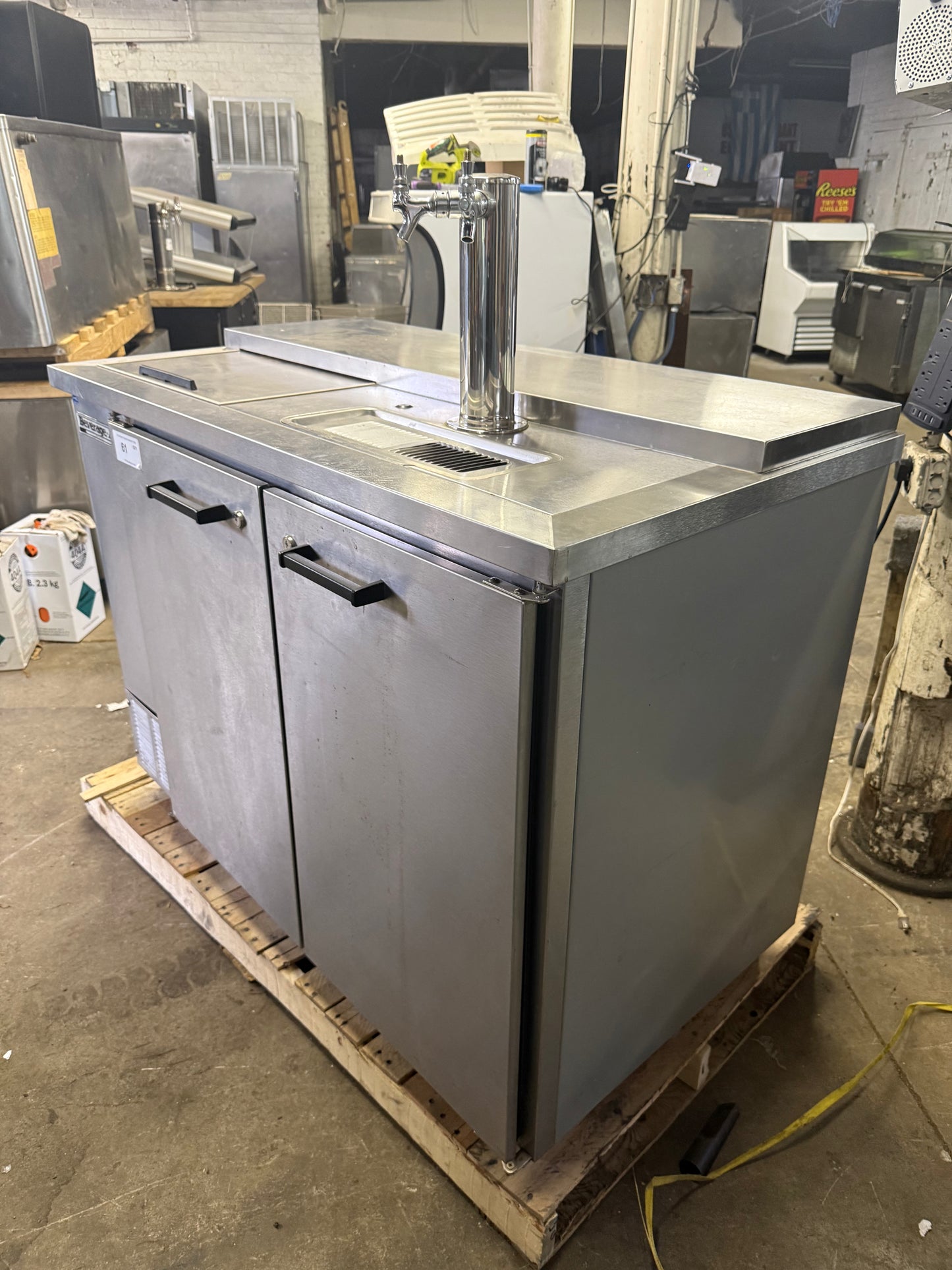 BEVERAGE AIR DD50C USED DOUBLE TAP BEER DISPENSER KEGERATOR REFRIGERATOR