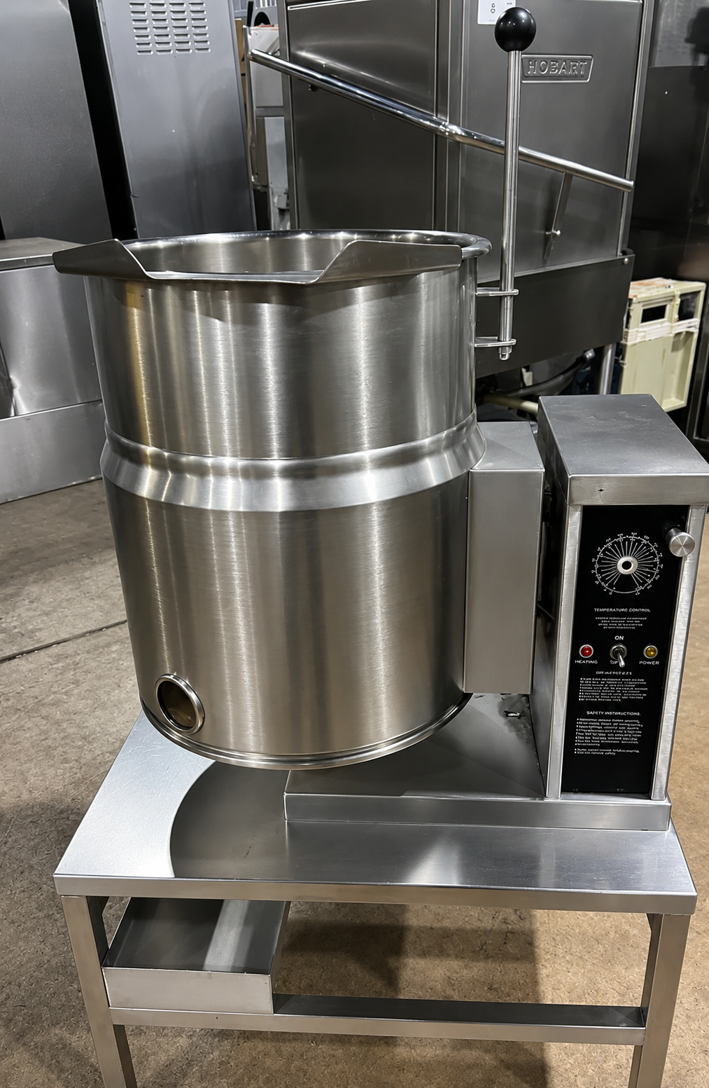 MARKET FORGE 10 GALLON ELECTRIC TILT KETTLE USED