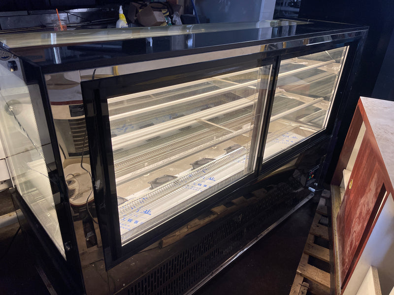 COMMERCIAL 69” GLASS REFRIGERATED DISPLAY DELI CASE BROKEN GLASS