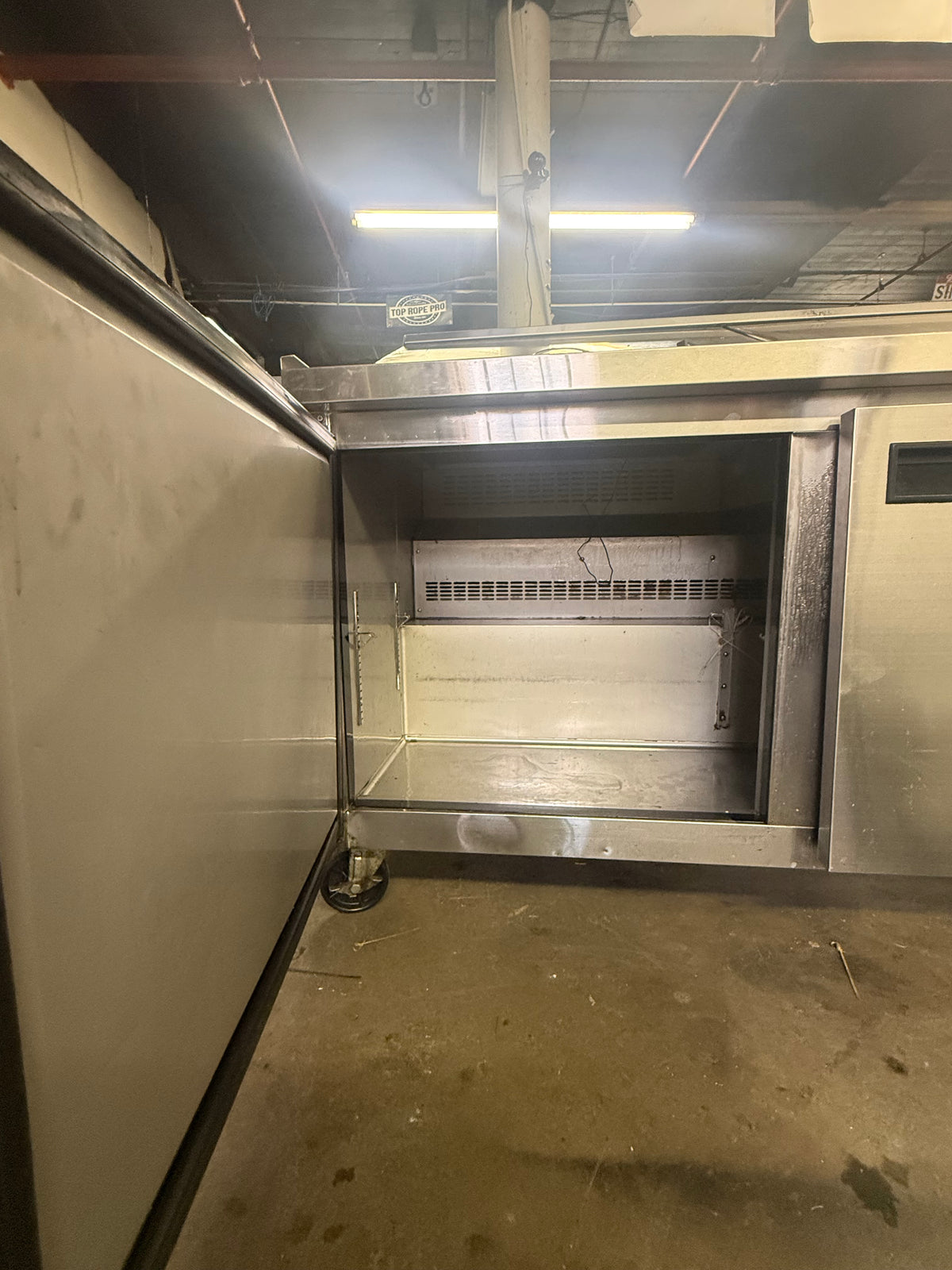 DUKERS DSP60 60” MEGATOP SANDWICH PREP TABLE COOLER USED