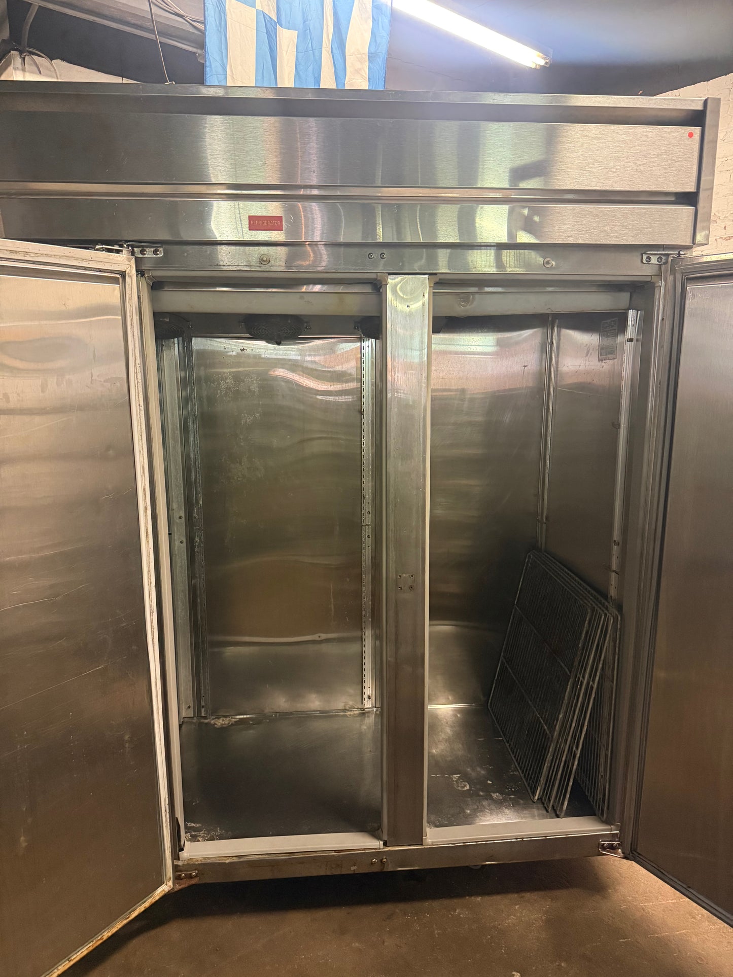 COMMERCIAL 3 DOOR STAINLESS STEEL REACH IN REFRIGERATOR USED 74”