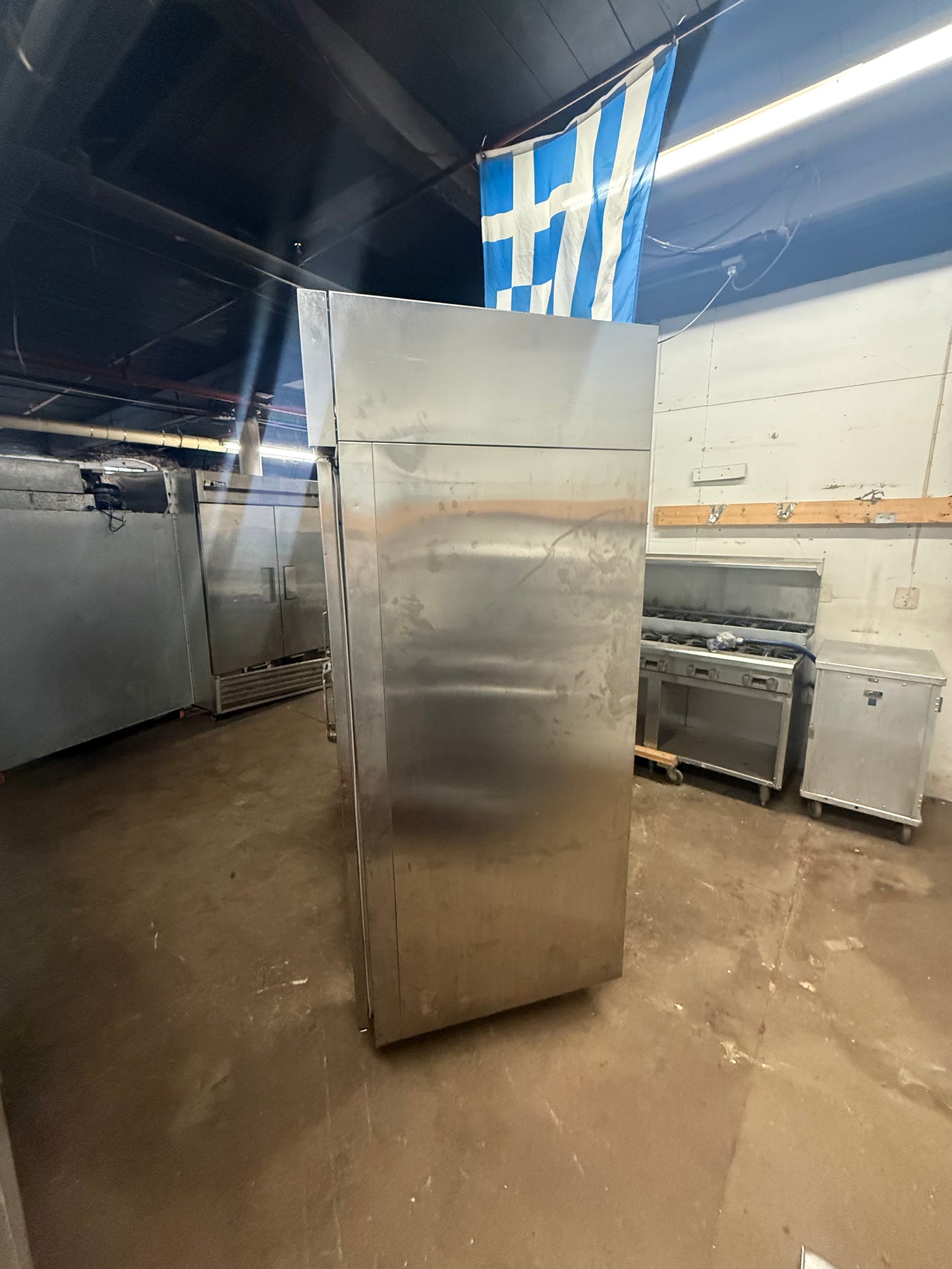 COMMERCIAL 3 DOOR STAINLESS STEEL REACH IN REFRIGERATOR USED 74”