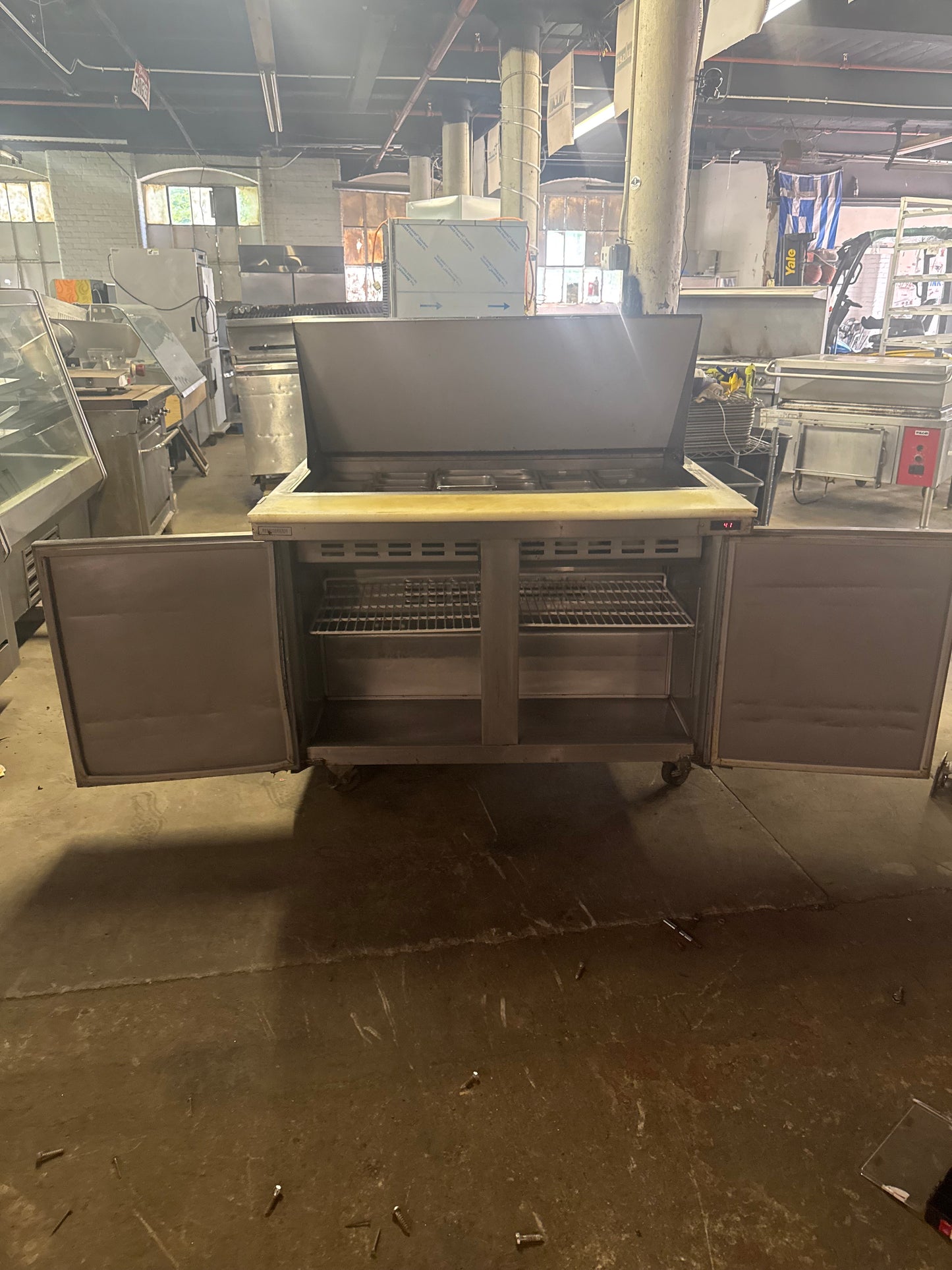 AVANTCO 48” MEGATOP REFRIGERATOR SANDWICH PREP TABLE COOLER USED