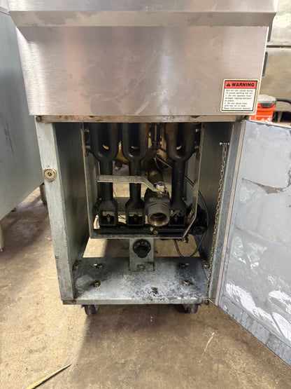 Cecilware Pro FMS403 Natural Gas Three Tube Floor Fryer - 90,000 BTU USED