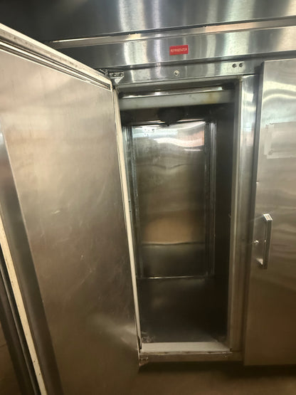 COMMERCIAL 3 DOOR STAINLESS STEEL REACH IN REFRIGERATOR USED 74”