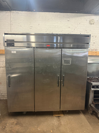 COMMERCIAL 3 DOOR STAINLESS STEEL REACH IN REFRIGERATOR USED 74”
