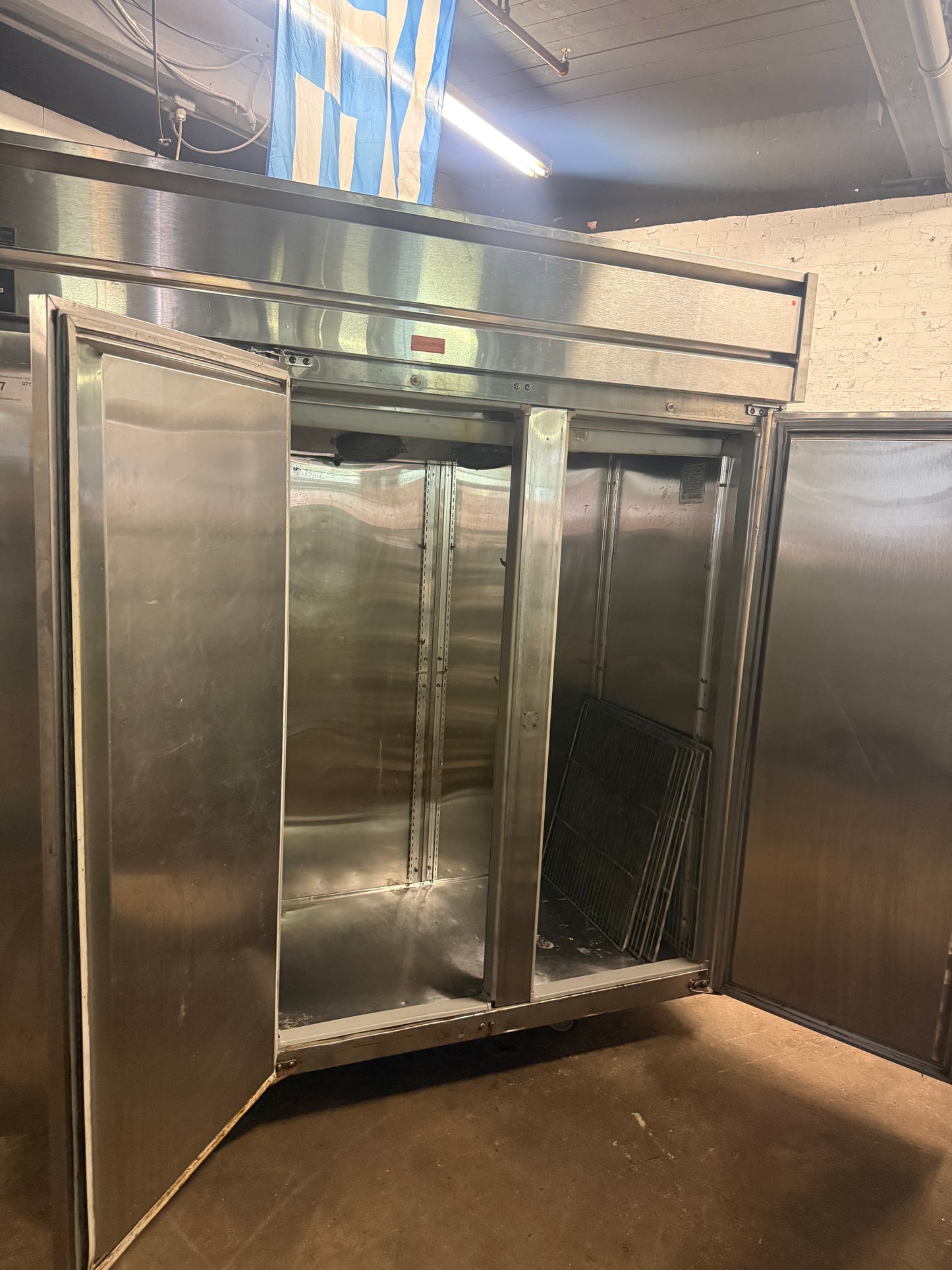 COMMERCIAL 3 DOOR STAINLESS STEEL REACH IN REFRIGERATOR USED 74”