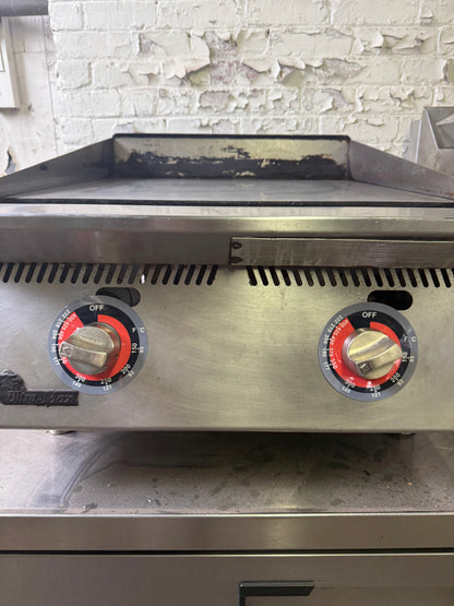STAR ULTRAMAX 24"
THERMOSTATIC CONTROL
GRIDDLE GRILL NATURAL GAS USED
