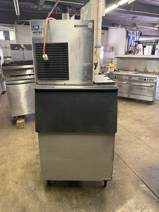 Hoshizaki F-450MAJ 492 Lbs Ice/24Hr Flake Ice Machine with Bin USED