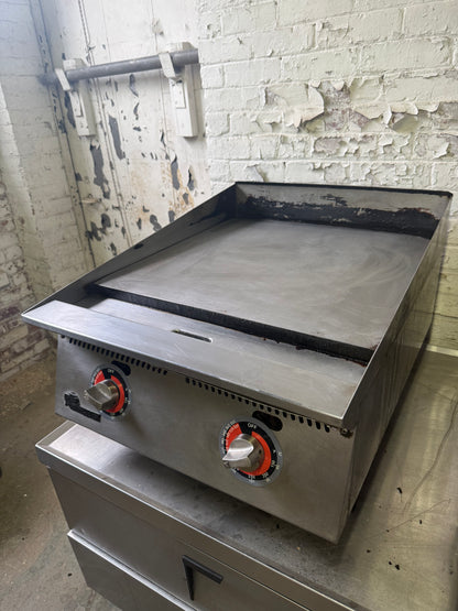 STAR ULTRAMAX 24"
THERMOSTATIC CONTROL
GRIDDLE GRILL NATURAL GAS USED