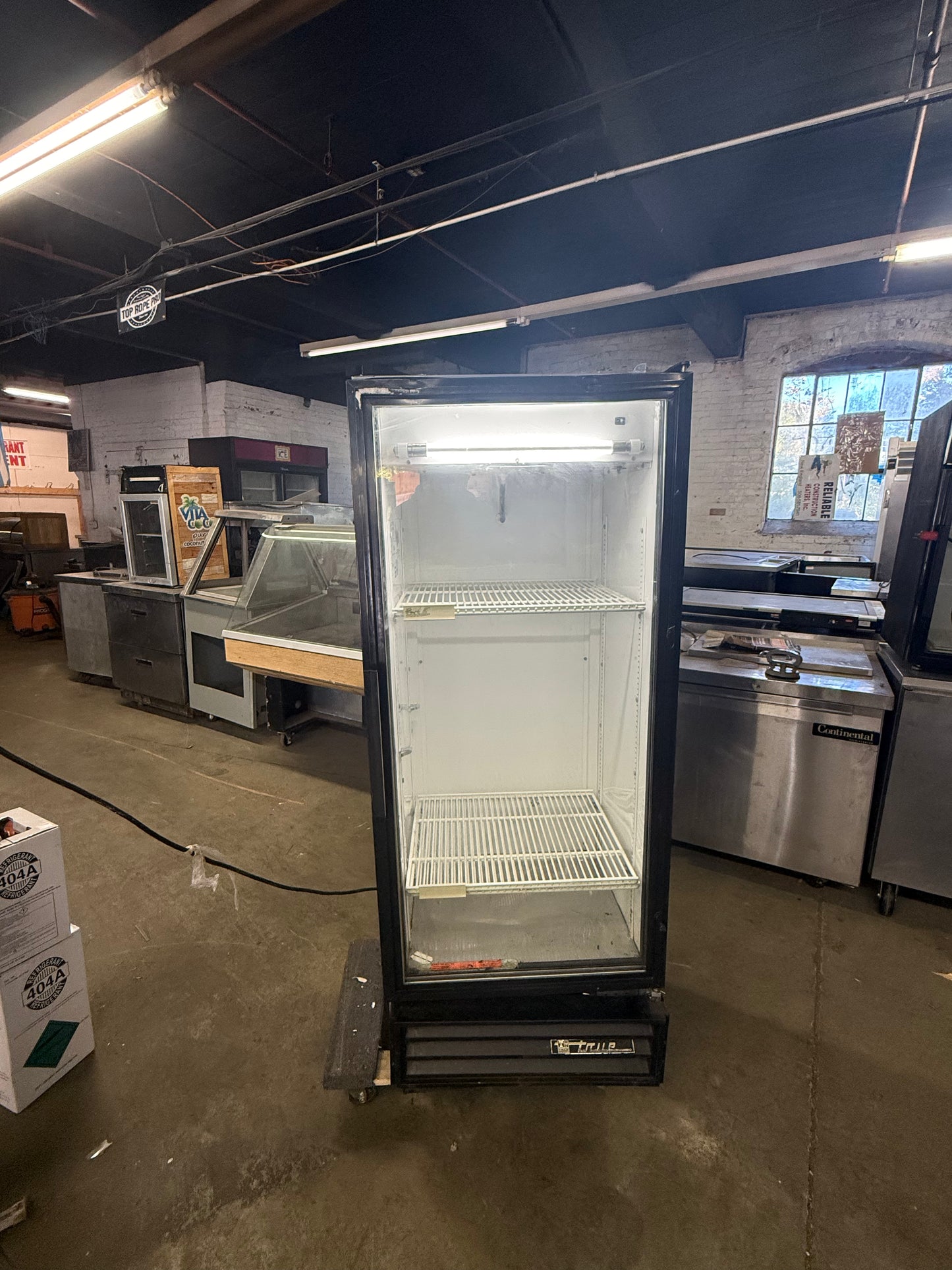 TRUE GDM-12 USED SINGLE GLASS DOOR REFRIGERATOR MERCHANDISER COOLER