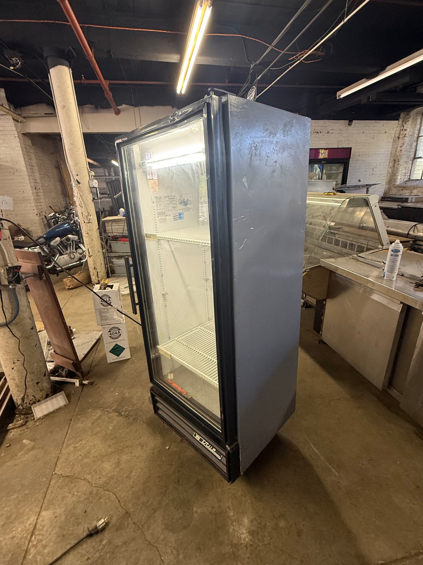 TRUE GDM-12 USED SINGLE GLASS DOOR REFRIGERATOR MERCHANDISER COOLER