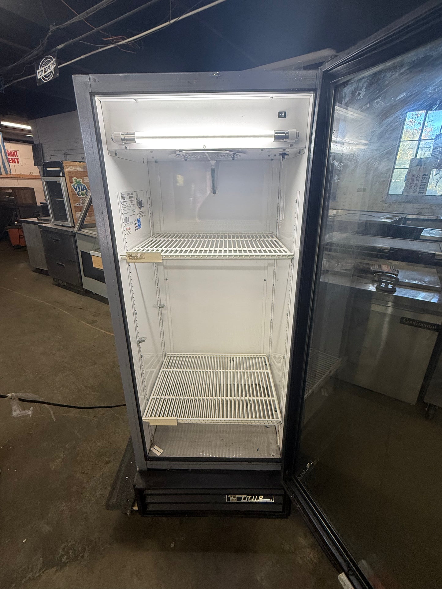TRUE GDM-12 USED SINGLE GLASS DOOR REFRIGERATOR MERCHANDISER COOLER