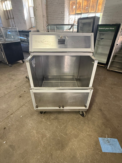 Beverage-Air SMF34 Milk Cooler w/ Top & Side Access - (512) Half Pint Carton Capacity, 115v USED
