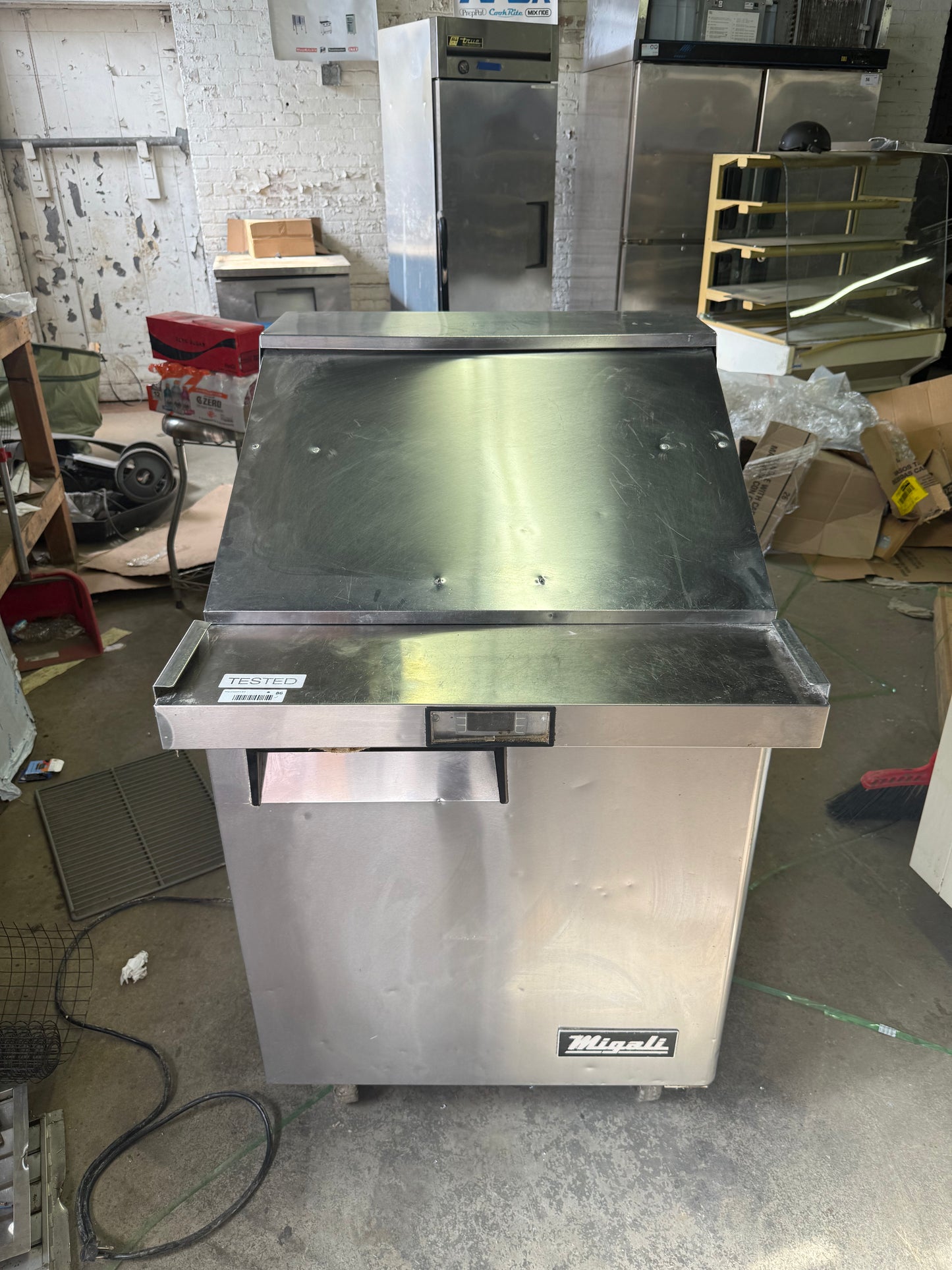 MIGALI 27” USED MEGATOP REFRIGERATOR COOLER PREP TABLE