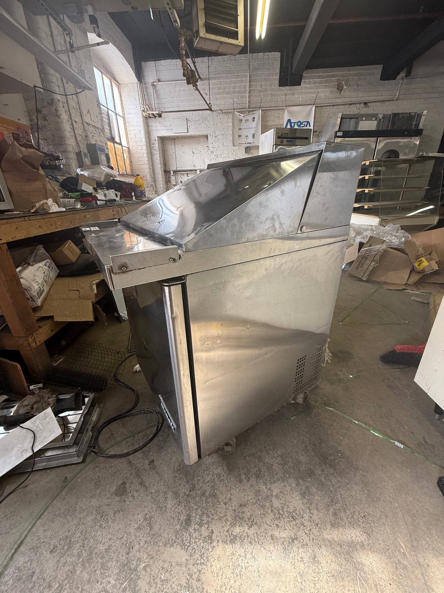 MIGALI 27” USED MEGATOP REFRIGERATOR COOLER PREP TABLE