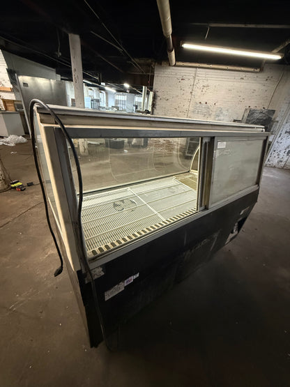 Federal 72" Deli Case
Refrigerator Cooler Curved Glass
USED SN6CD Full Service
Display Case