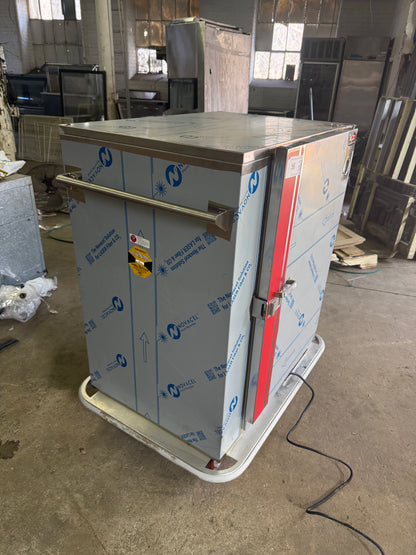 CarterHoffmann BB60 Heated Banquet Cart  (72) Plate Capacity SCRATCH AND DENT