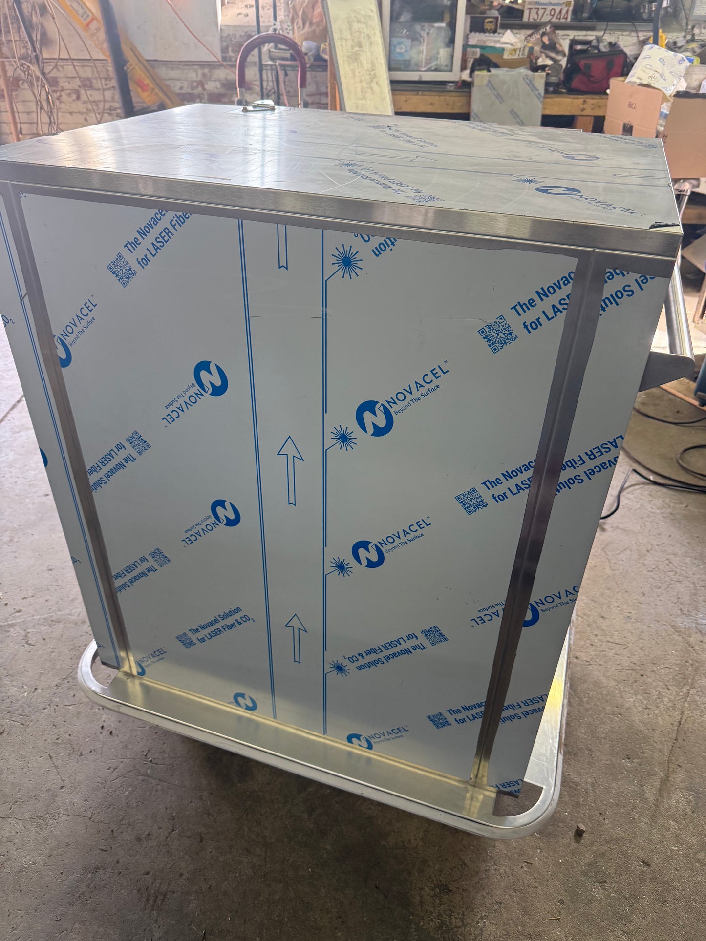 CarterHoffmann BB60 Heated Banquet Cart  (72) Plate Capacity SCRATCH AND DENT