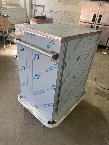 CarterHoffmann BB60 Heated Banquet Cart  (72) Plate Capacity SCRATCH AND DENT