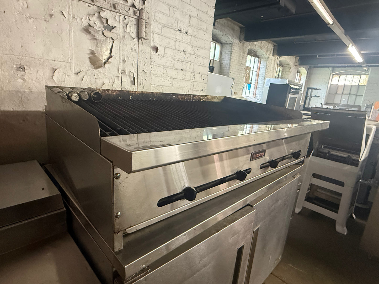 SIERRA 48” GAS CHARBROILER USED