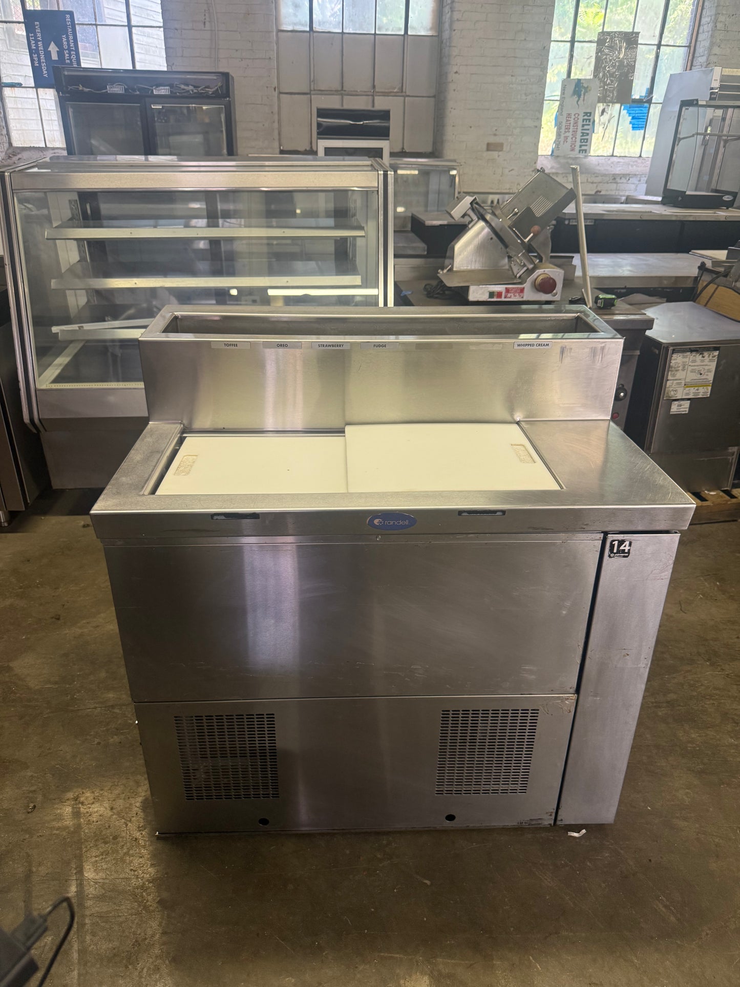 Randell DCST-44-SR9 44" Sliding Lid Ice Cream Dipping Cabinet Freezer & Syrup Rail USED