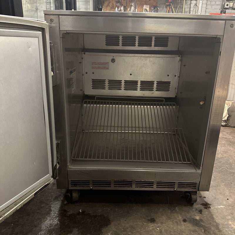 Beverage Air UCR27AHC 27" W Undercounter Refrigerator  USED