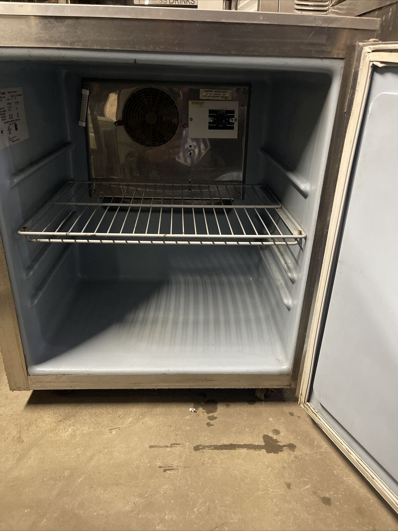 DELFIELD 27” UNDERCOUNTER REFRIGERATOR COOLER USED