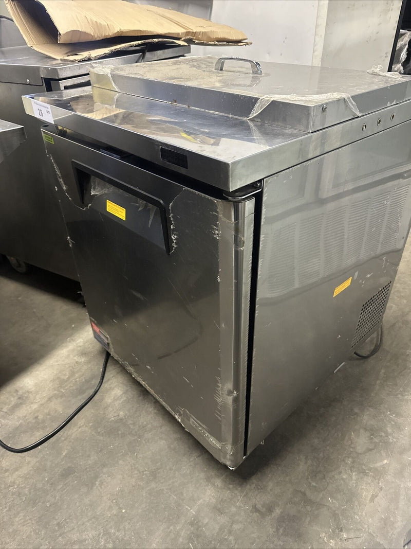TURBO AIR mst-28-n-711s 28” REFRIGERATED PREP TABLE COOLER SCRATCH & DENT
