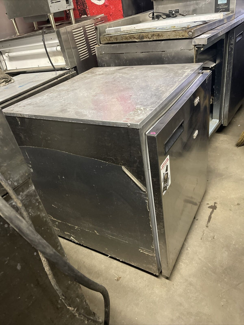 DELFIELD 27” UNDERCOUNTER REFRIGERATOR COOLER USED